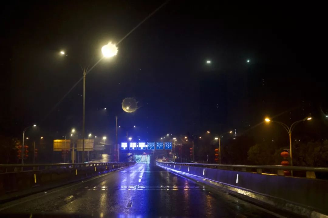 武汉封城后：逃离者受关注，坚守者生活保障与精神状态引忧